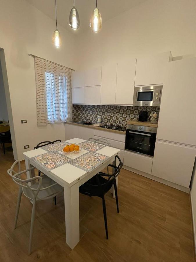 Casa Vacanze Al Trenta3 Marsala Bagian luar foto